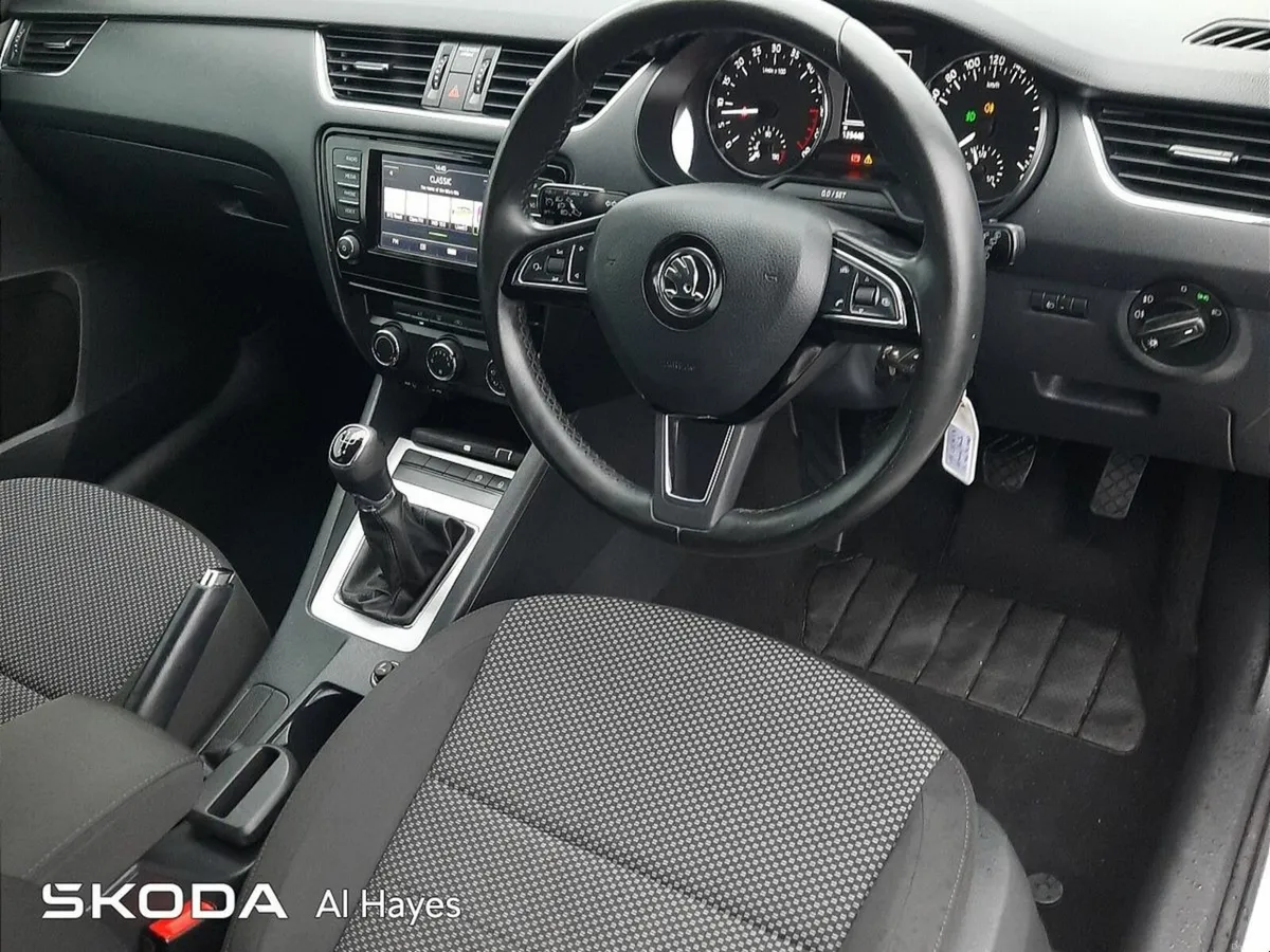 Skoda Octavia AMBITION MODEL 1.6TDI DIESEL - Image 4
