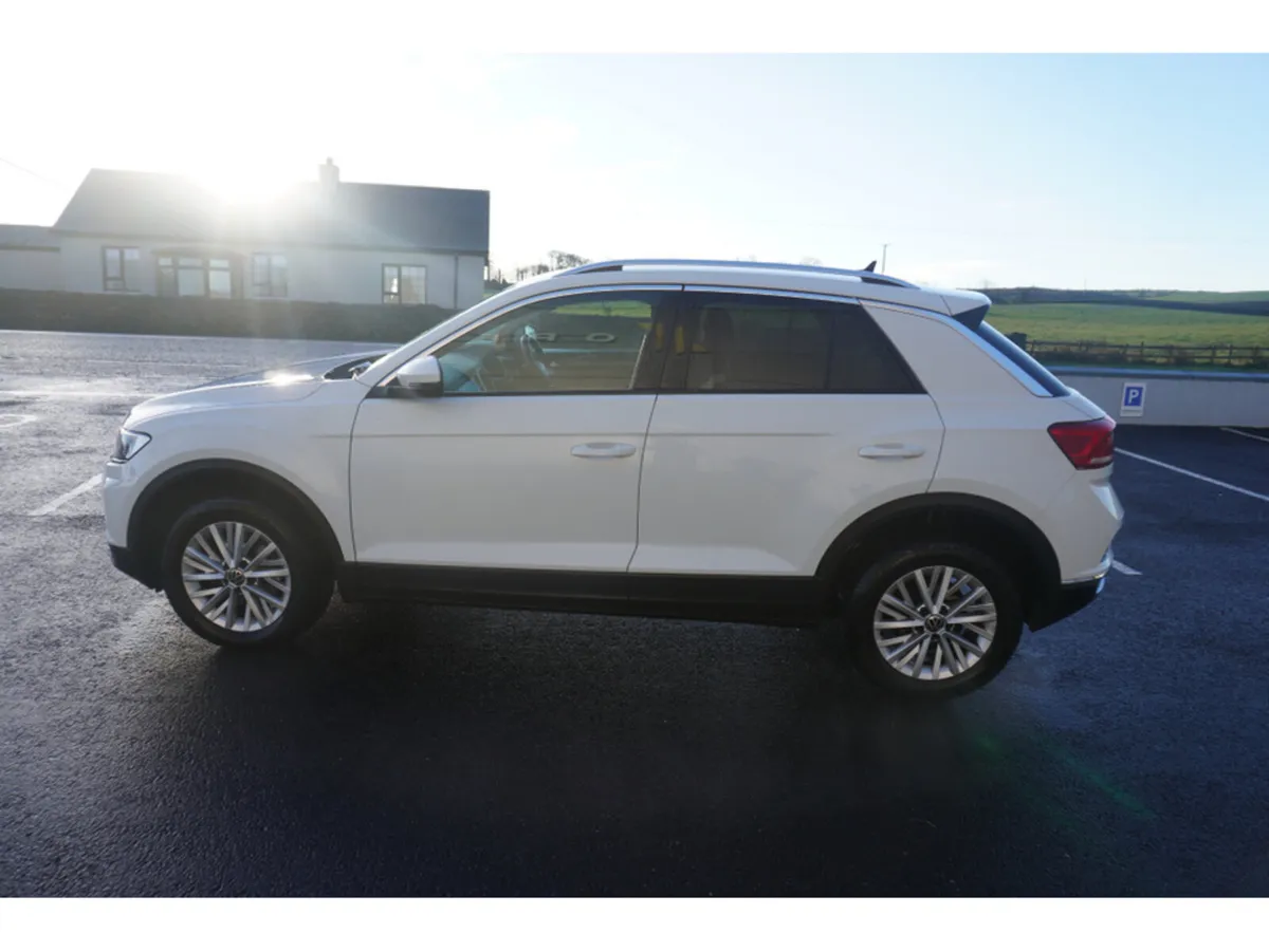 Volkswagen T-Roc DESIGN 2.0 TDI - Image 5