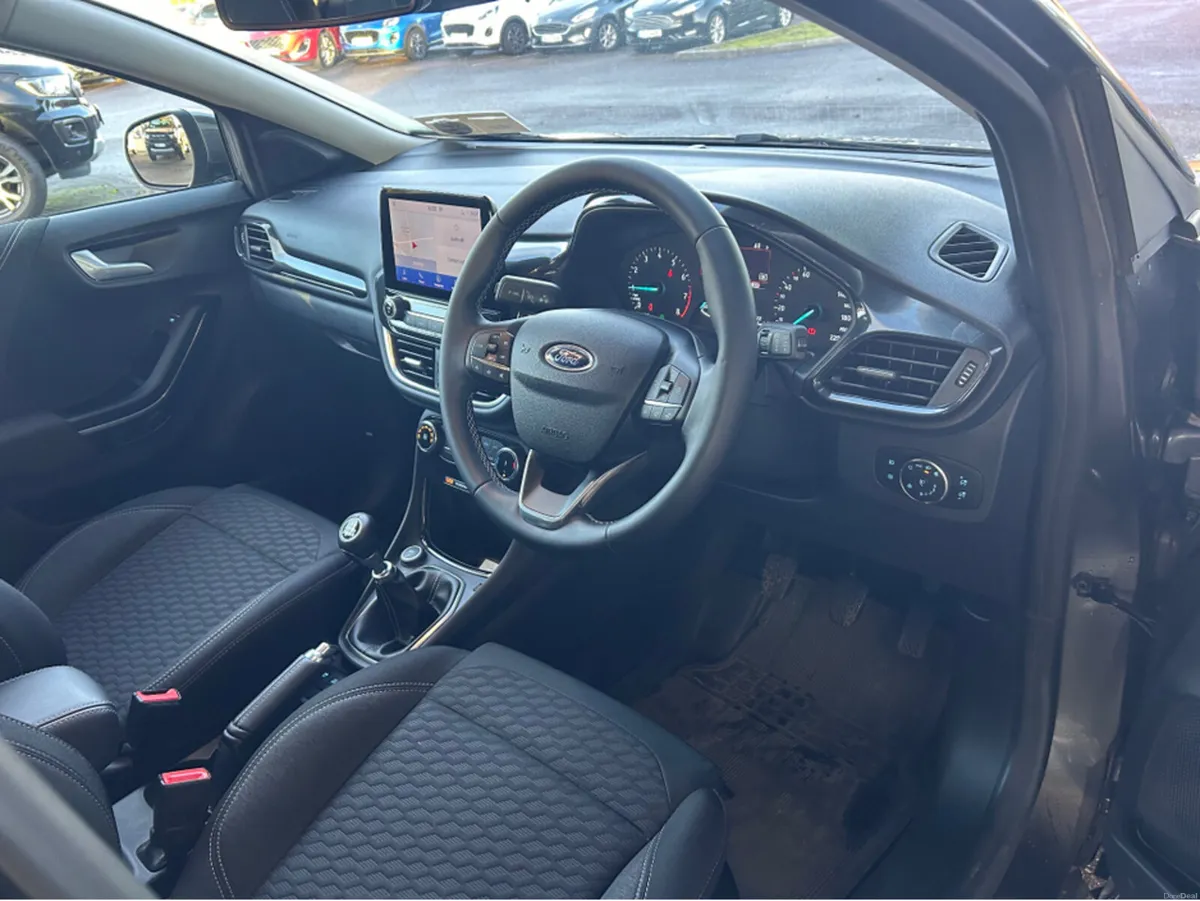 Ford Puma TITANIUM 5DR 1.0T 125 MHEV M6 FWD - Image 3