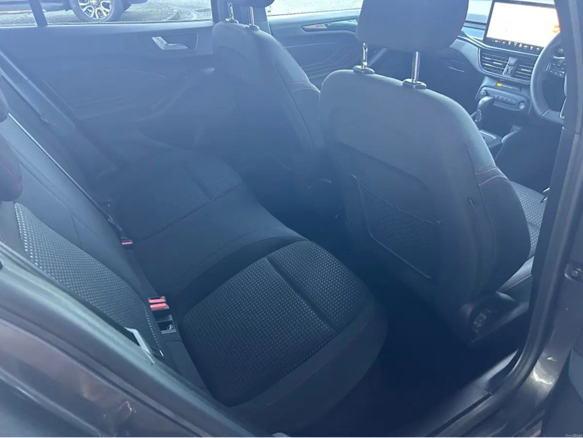 Ford Focus ST-LINE 1.0T 125 MHEV DC DC7 F 4DR - Image 2