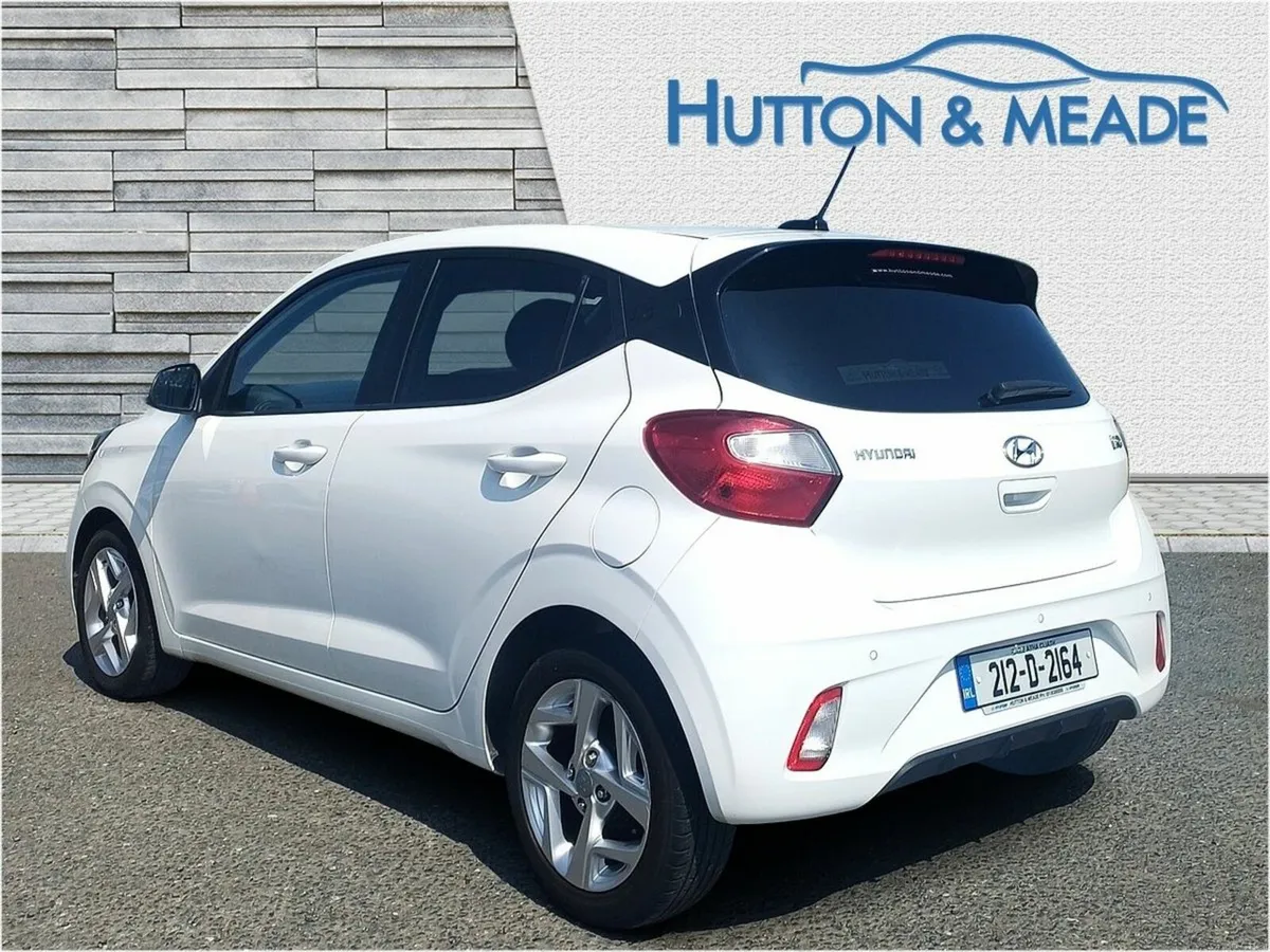 Hyundai i10 Delux 1.0 Petrol 5dr - Image 3