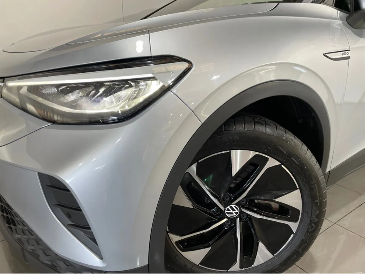 Volkswagen ID.4 LIFE 77KWH 174BHP BATTHERY HEALTH - Image 4