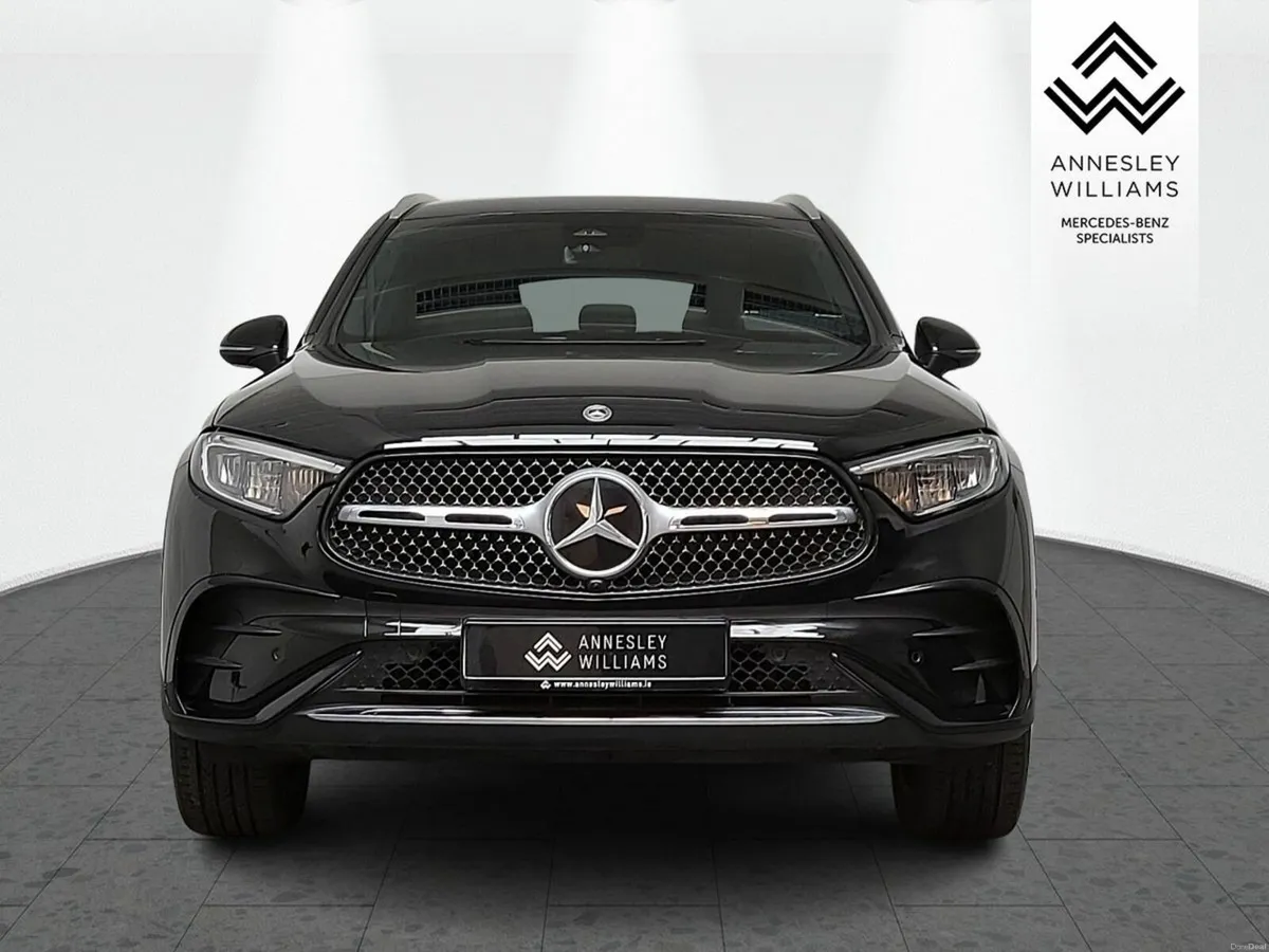 Mercedes-Benz GLC GLC300e AMG Line 4Matic - Image 3