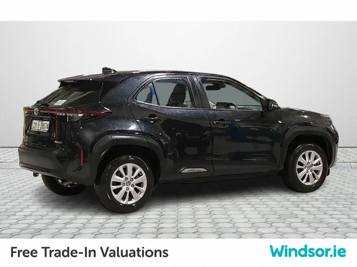 Toyota Yaris Cross 1.5 Hybrid CVT Luna - Image 2
