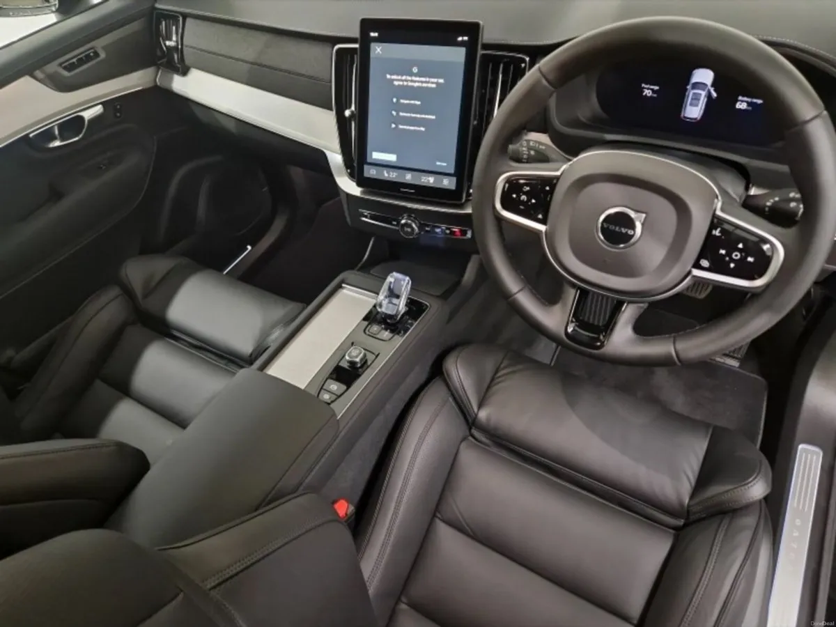Volvo XC90 PHEV Plus Dark *DEMO* - Image 4