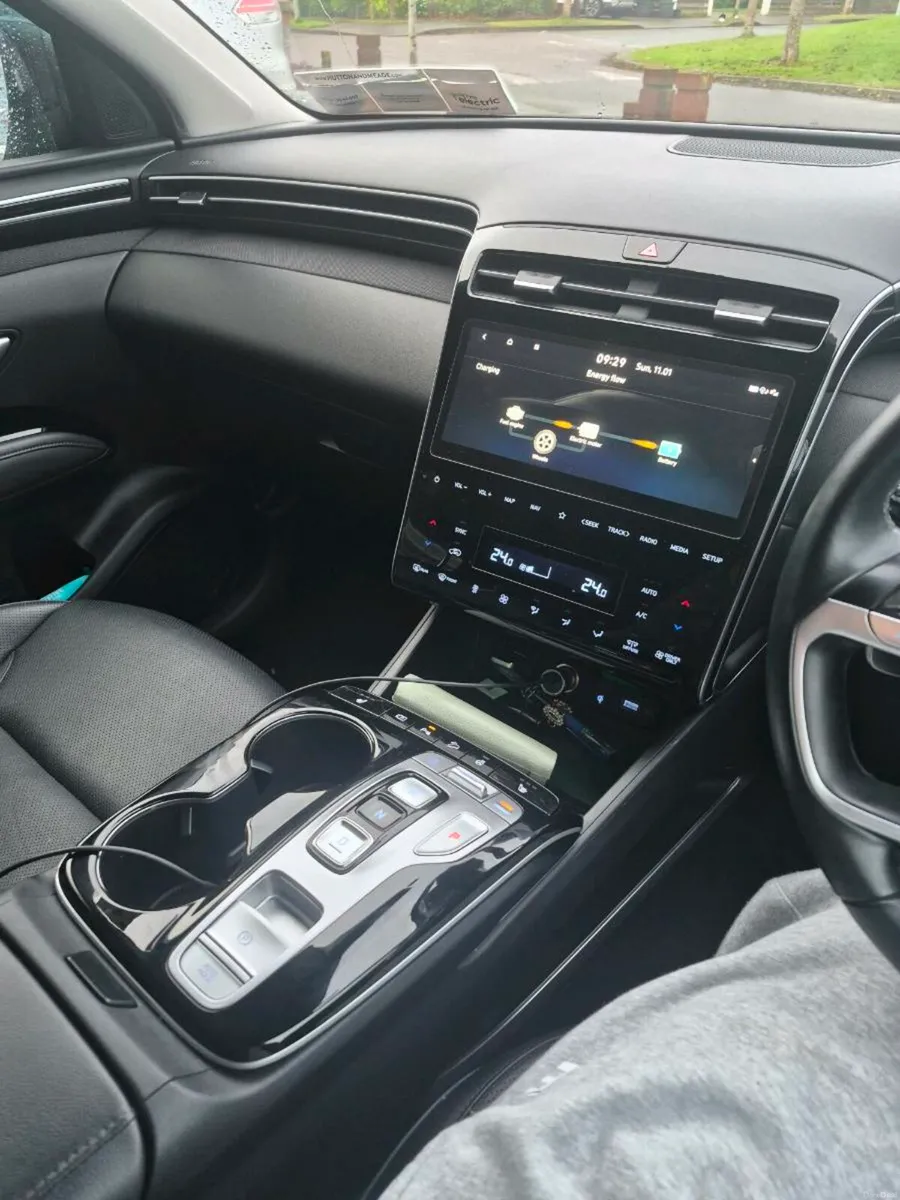 Hyundai Tucson EXECUTIVE PLUS 4WD 1.6 PETROL PLUG - Image 2