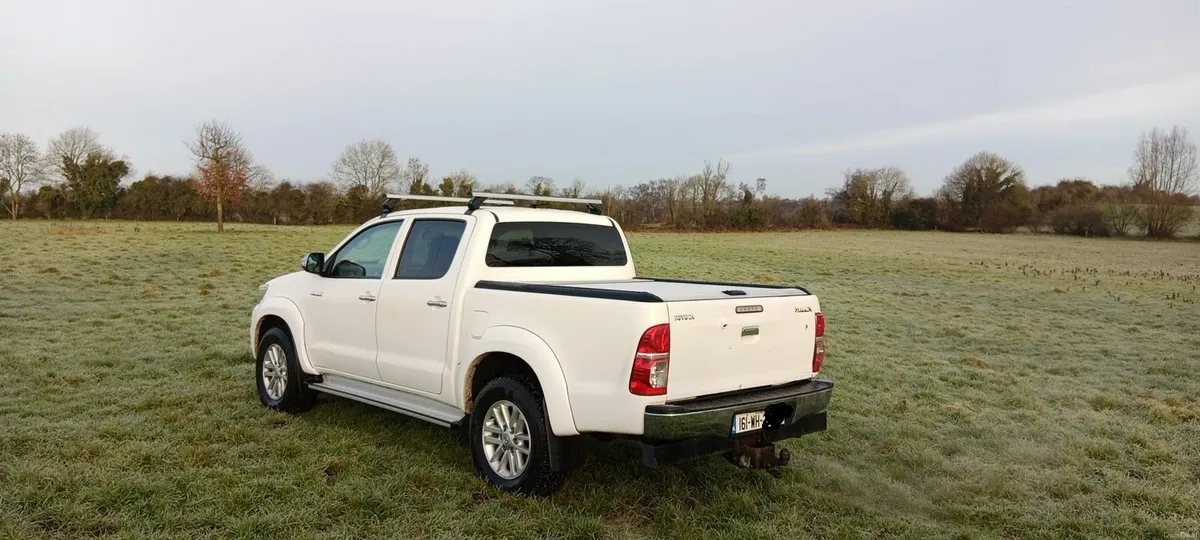 Toyota Hilux 2016 - Image 2