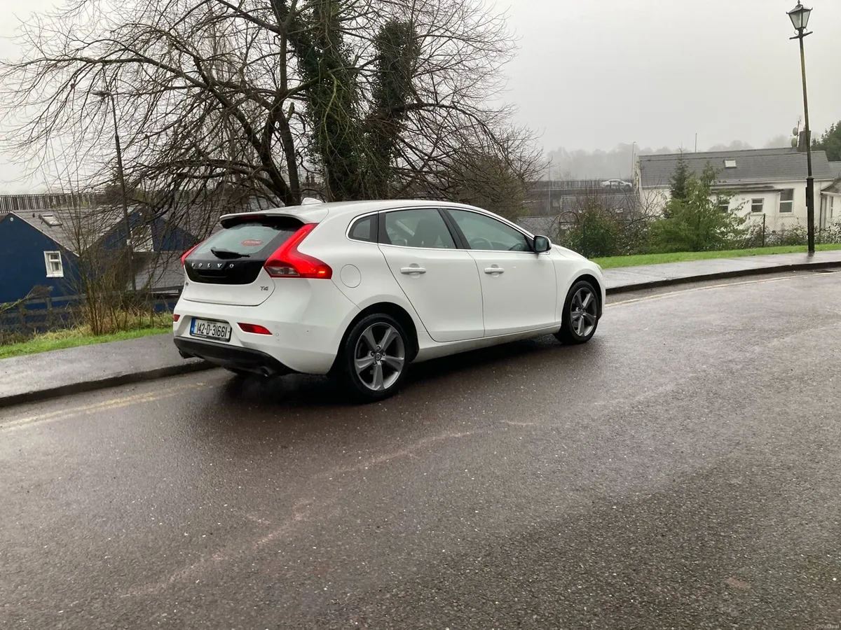 2014 Volvo V40 R-Design 1.6 Petrol Automatic - Image 3