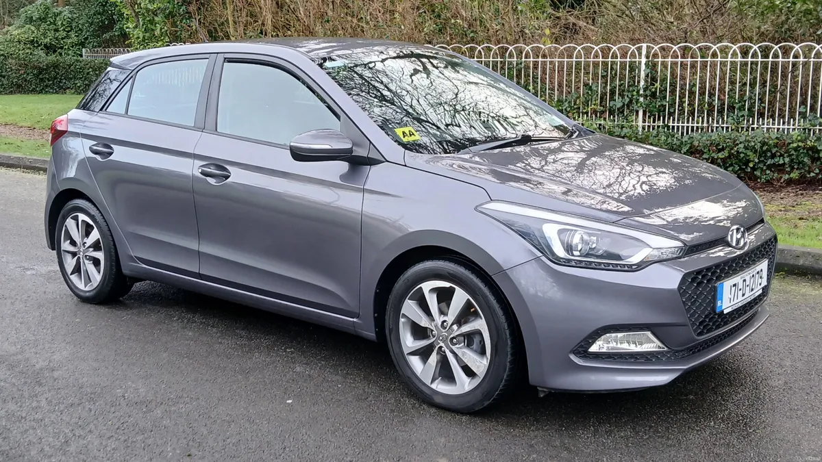 Hyundai i20 2017 1.2 DELUXE 5dr *1 OWNER* - Image 1