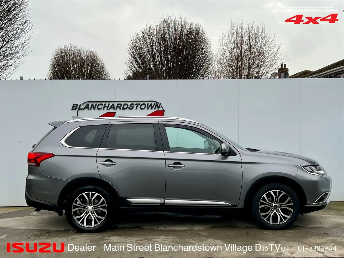 MITSUBISHI OUTLANDER DIESEL 7 SEATER AWD SHOWROOM - Image 4