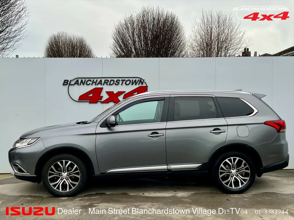 MITSUBISHI OUTLANDER DIESEL 7 SEATER AWD SHOWROOM - Image 3