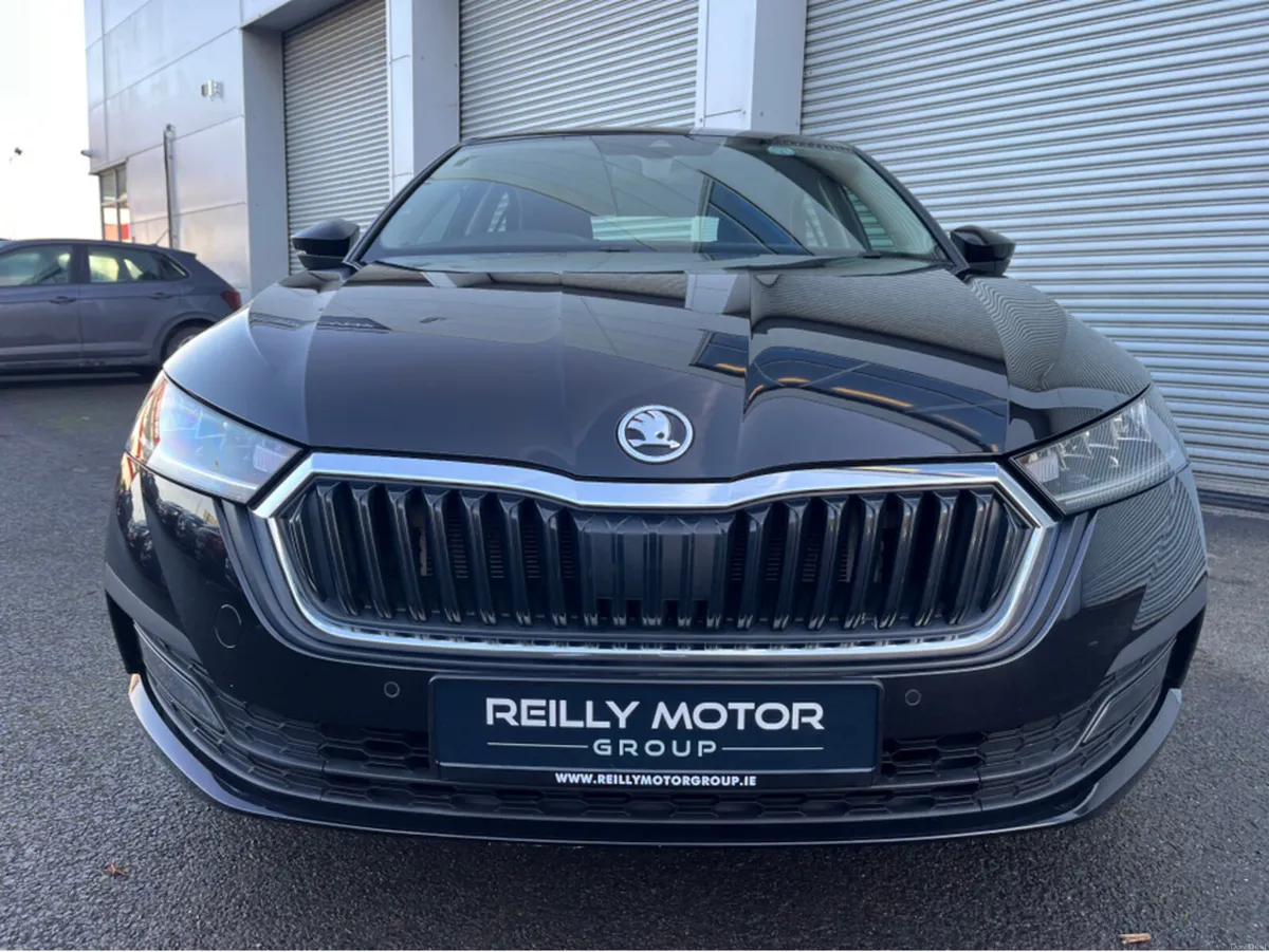 Skoda Octavia 1.0 PETROL AMBITION AUTO 110HP - Image 2