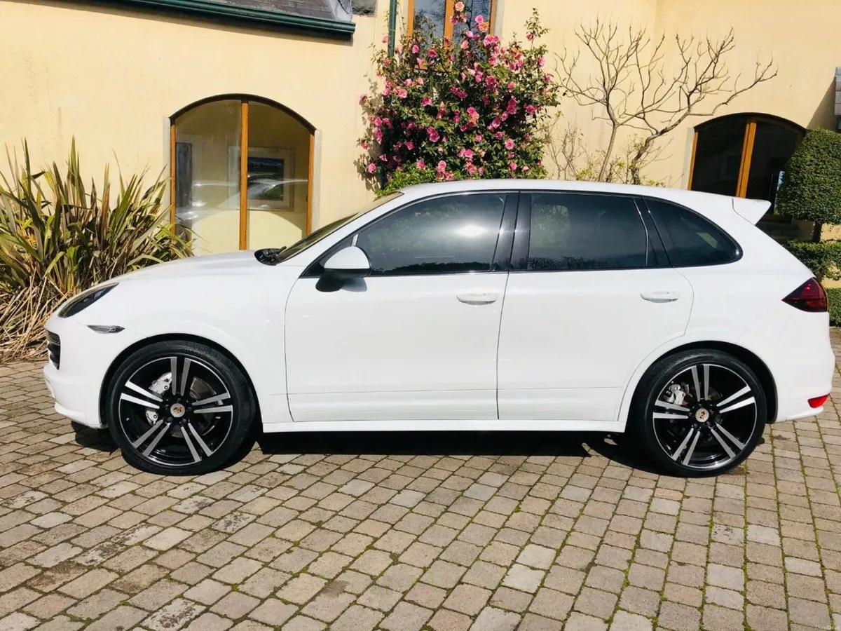Porsche Cayenne 4.2 V8 Diesel - Mega Spec 500 BHP - Image 3