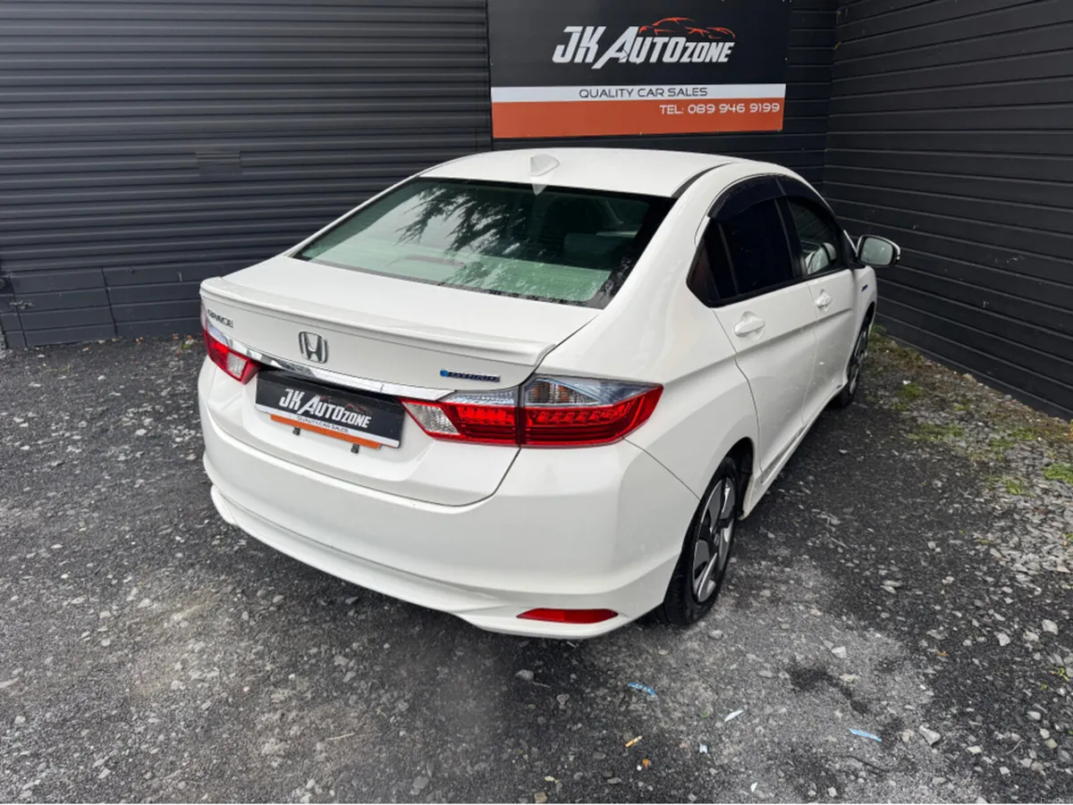 Honda Grace 1.5 HYBRID AUTO - Image 4