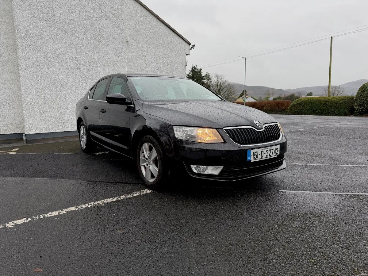 VERY CLEAN SKODA OCTAVIA AMB 1.6 TDI – AUTOMATIC - Image 1