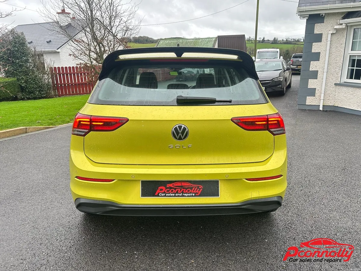 2022 Volkswagen Golf Life TDi - Image 4