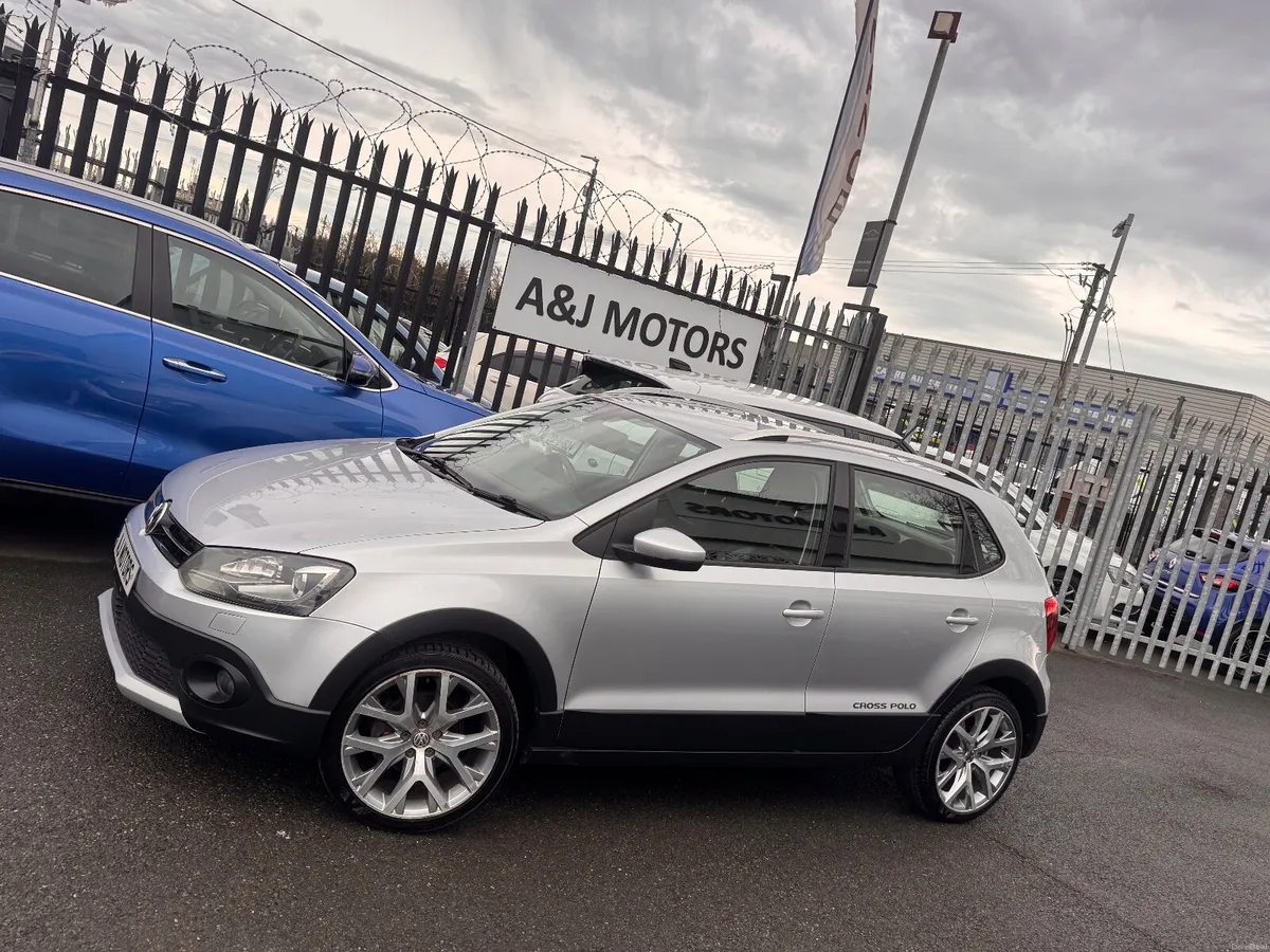 15 VW POLO CROSS 1.2 AUTOMATIC - Image 2