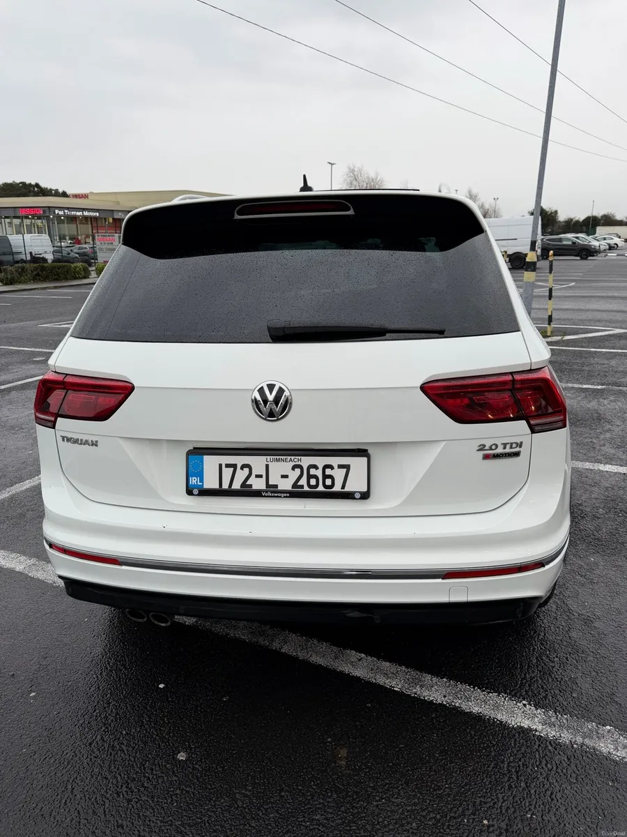 Volkswagen Tiguan R Line - Image 2