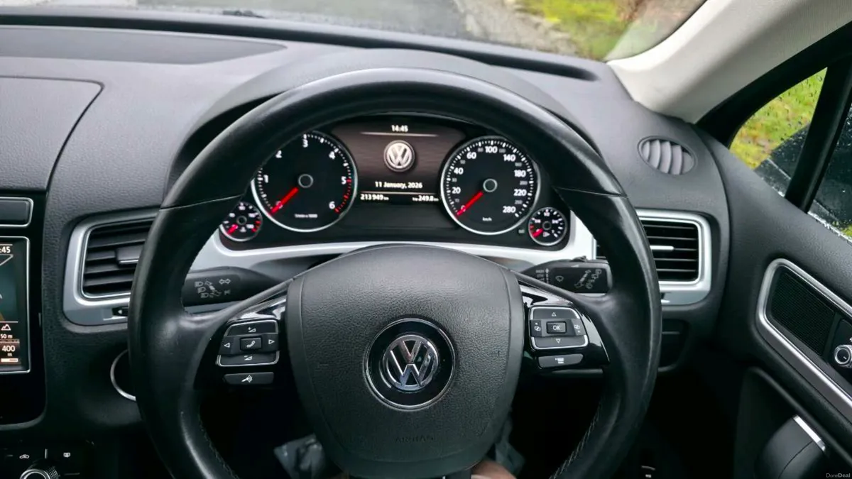Volkswagen Touareg 3.0 V6 TDI R-LINE Crewcab - Image 3