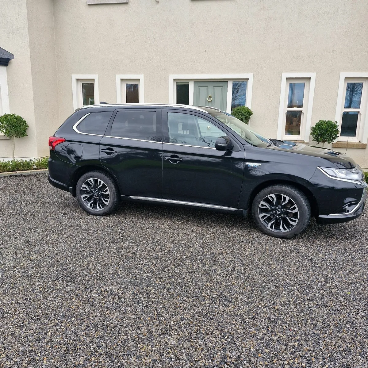 NCT April 2027 Tax August 26 Mitsubishi Outlander - Image 2