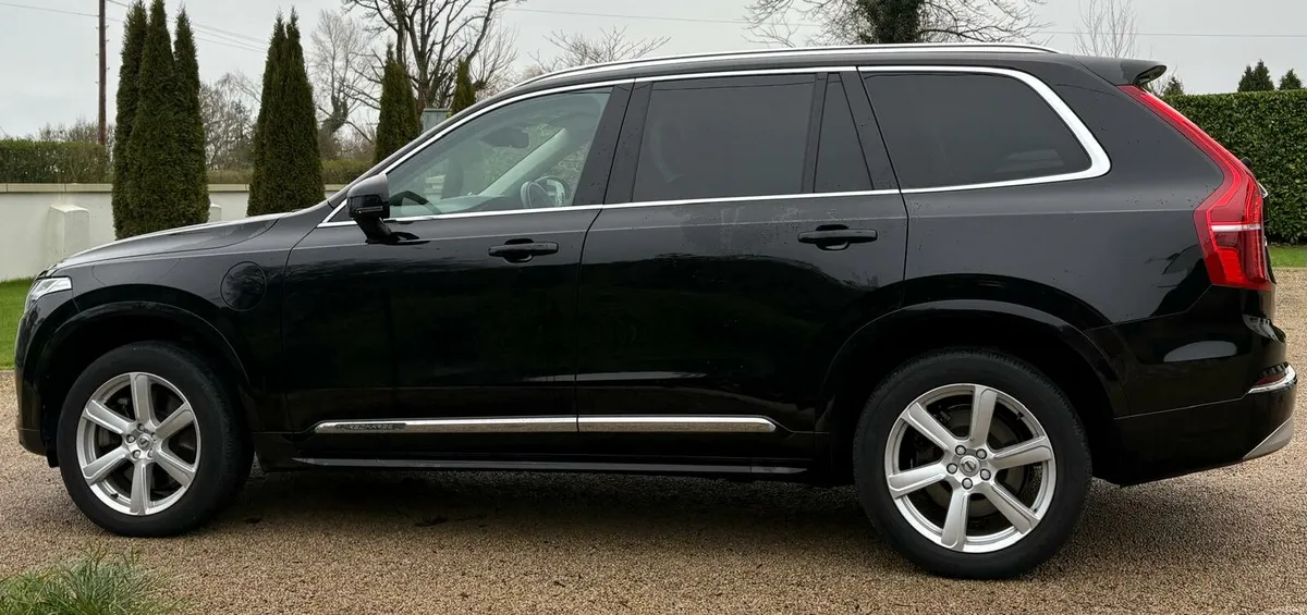 22 Volvo XC90| T8 | Irish | Full Volvo History - Image 2