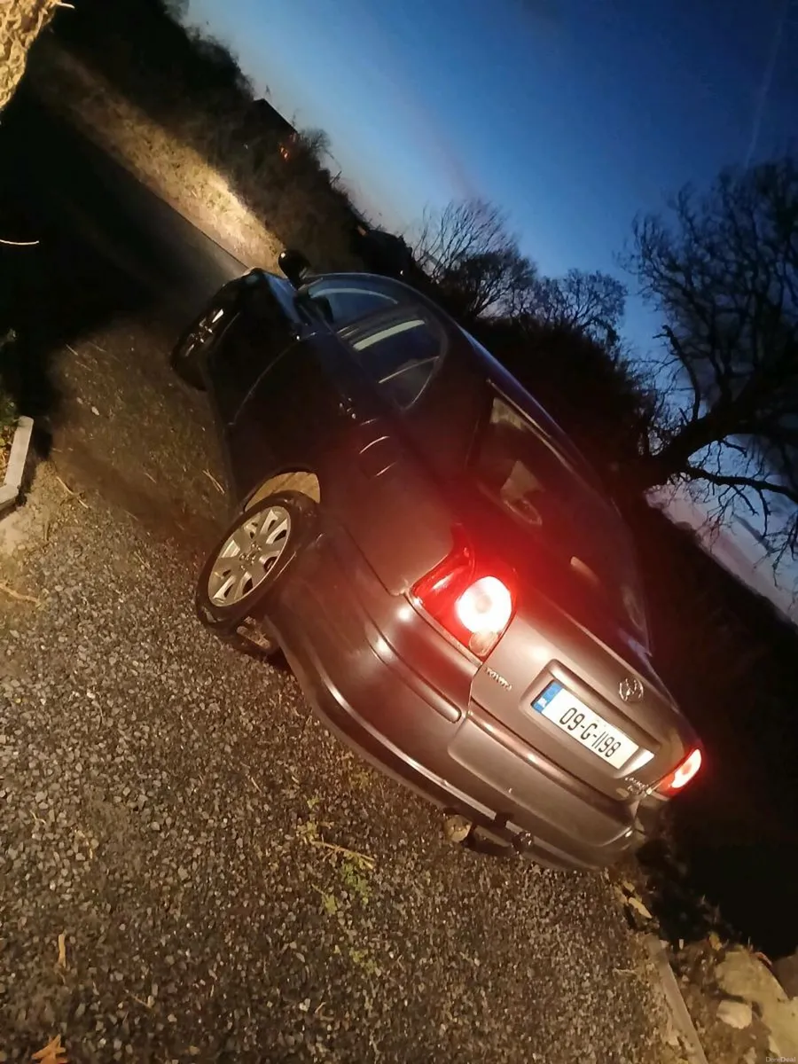 Toyota avensis 09 - Image 4