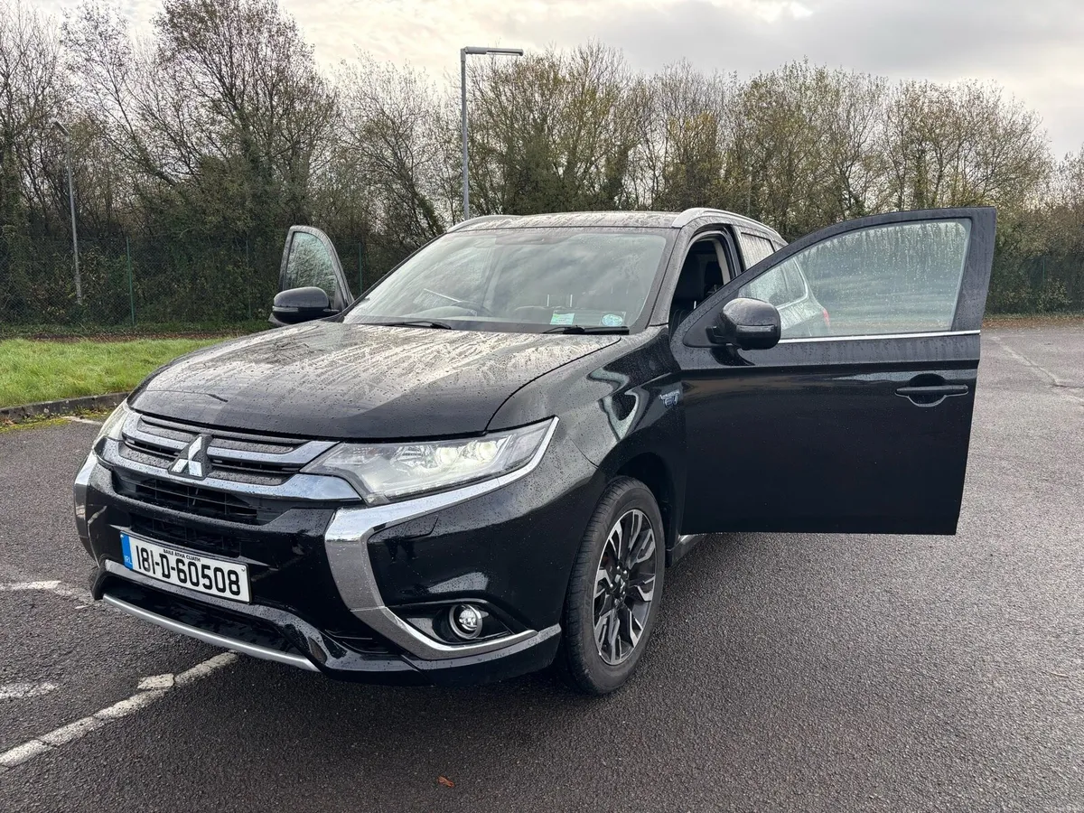 MITSUBISHI OUTLANDER *LOW MILLAGE NEW NCT* - Image 2