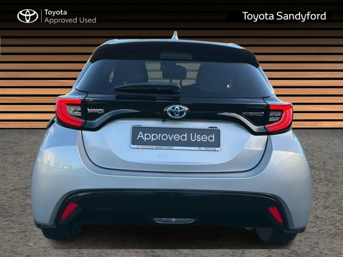 Toyota Yaris PLATINUM // FULL LEATHER // AIR CON / - Image 4