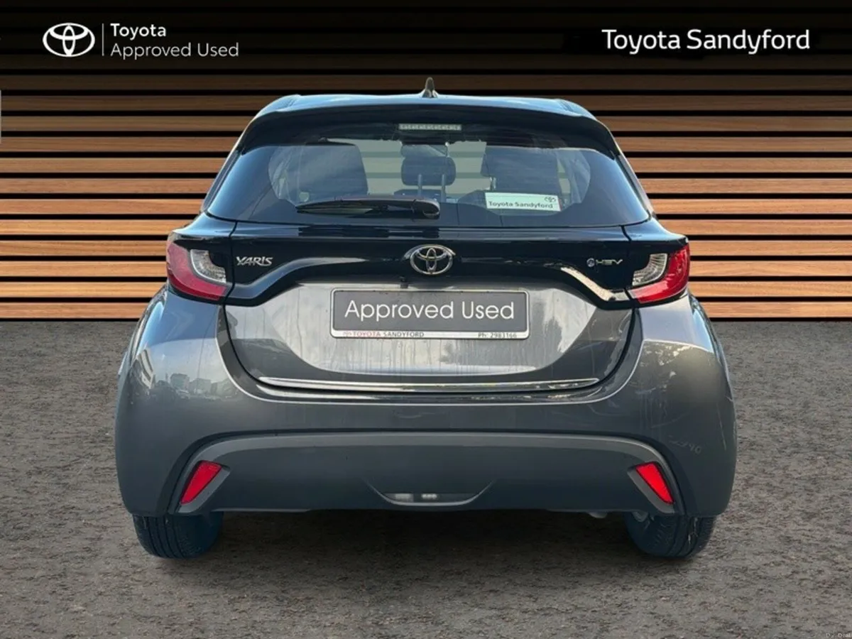 Toyota Yaris HYBRID LUNA // REAR CAMERA // TOYOTA - Image 4