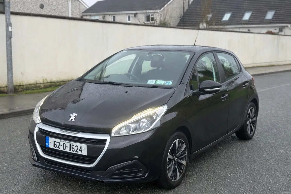 162 peugout 208 1.2 petrol with nct low kms - Image 4
