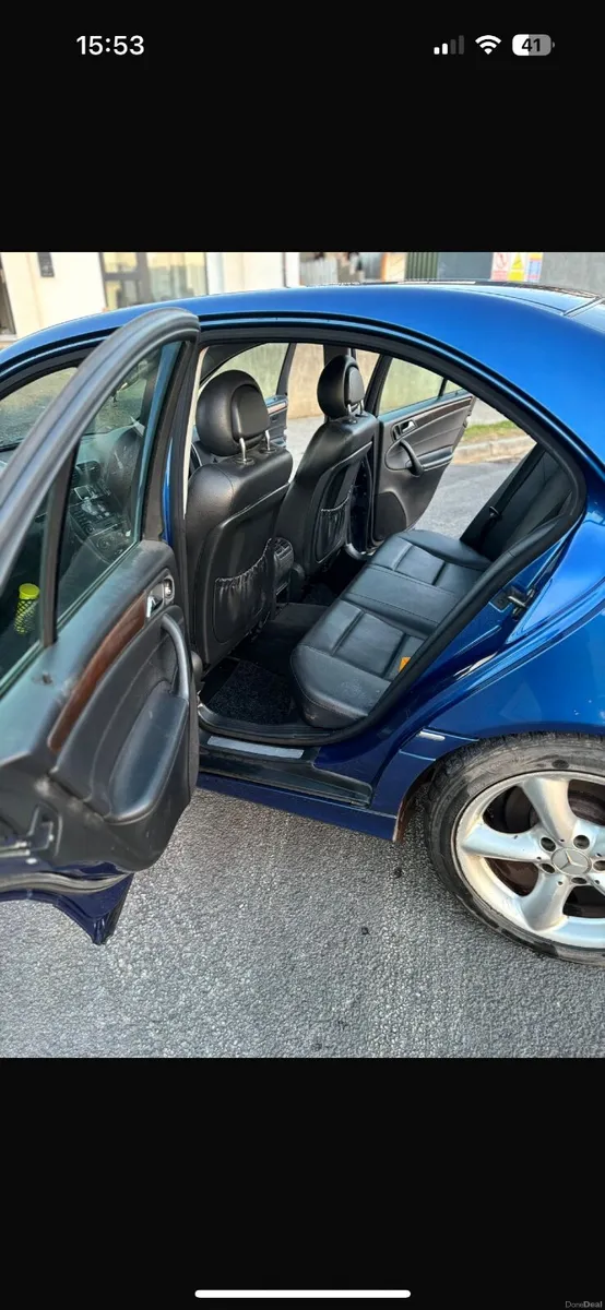 Mercedes-Benz C-Class 2005 - Image 2