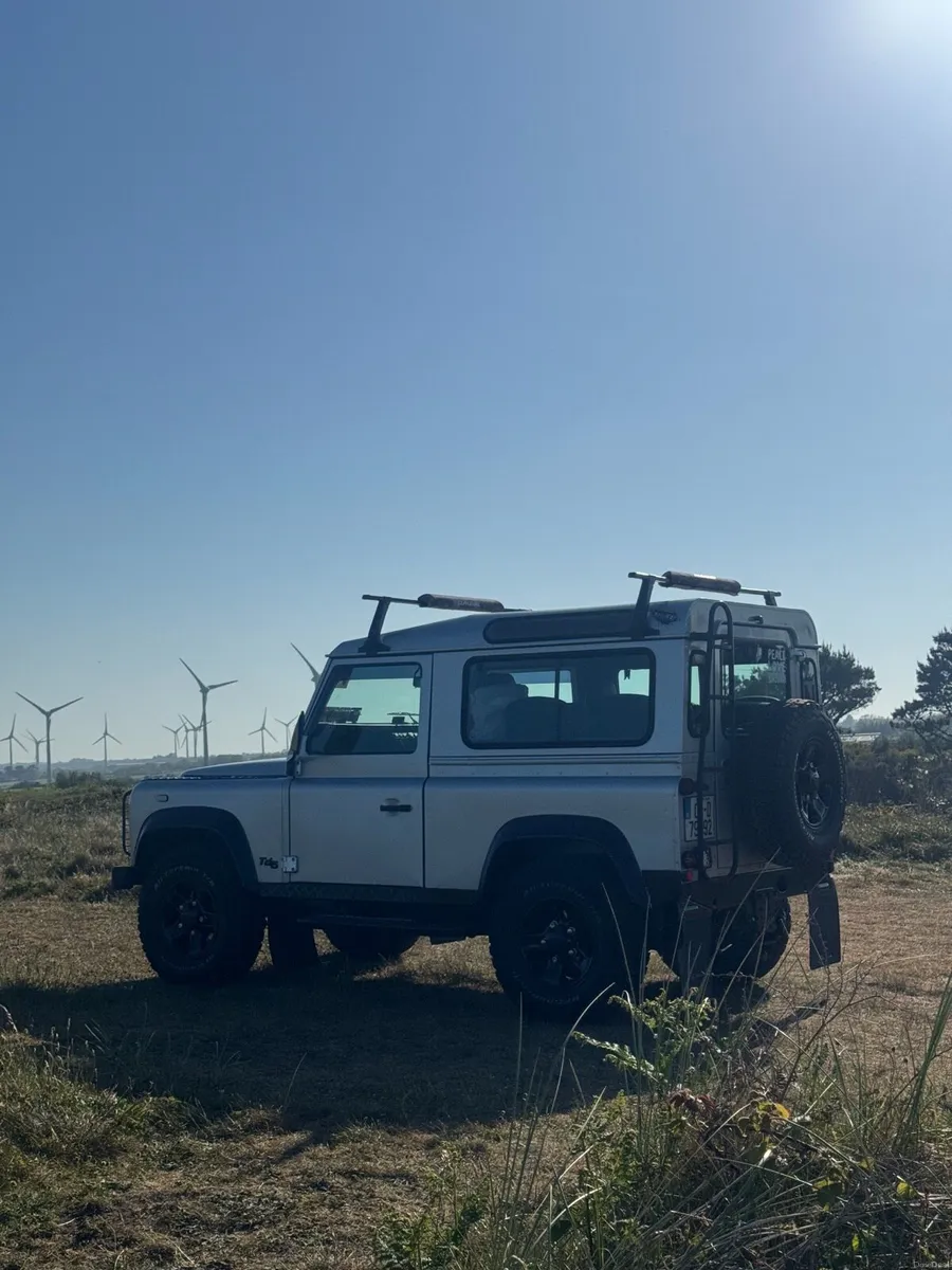2004 Land Rover Defender 90 XS TD5 - Image 2