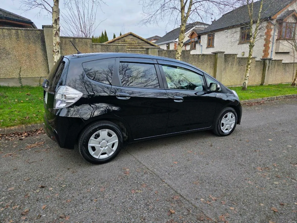 Honda Fit 2012 Automatic Hybrid - Image 4