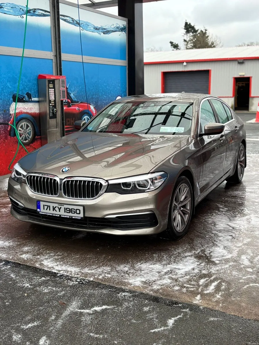 BMW 520 SE - Low Milage - Image 1