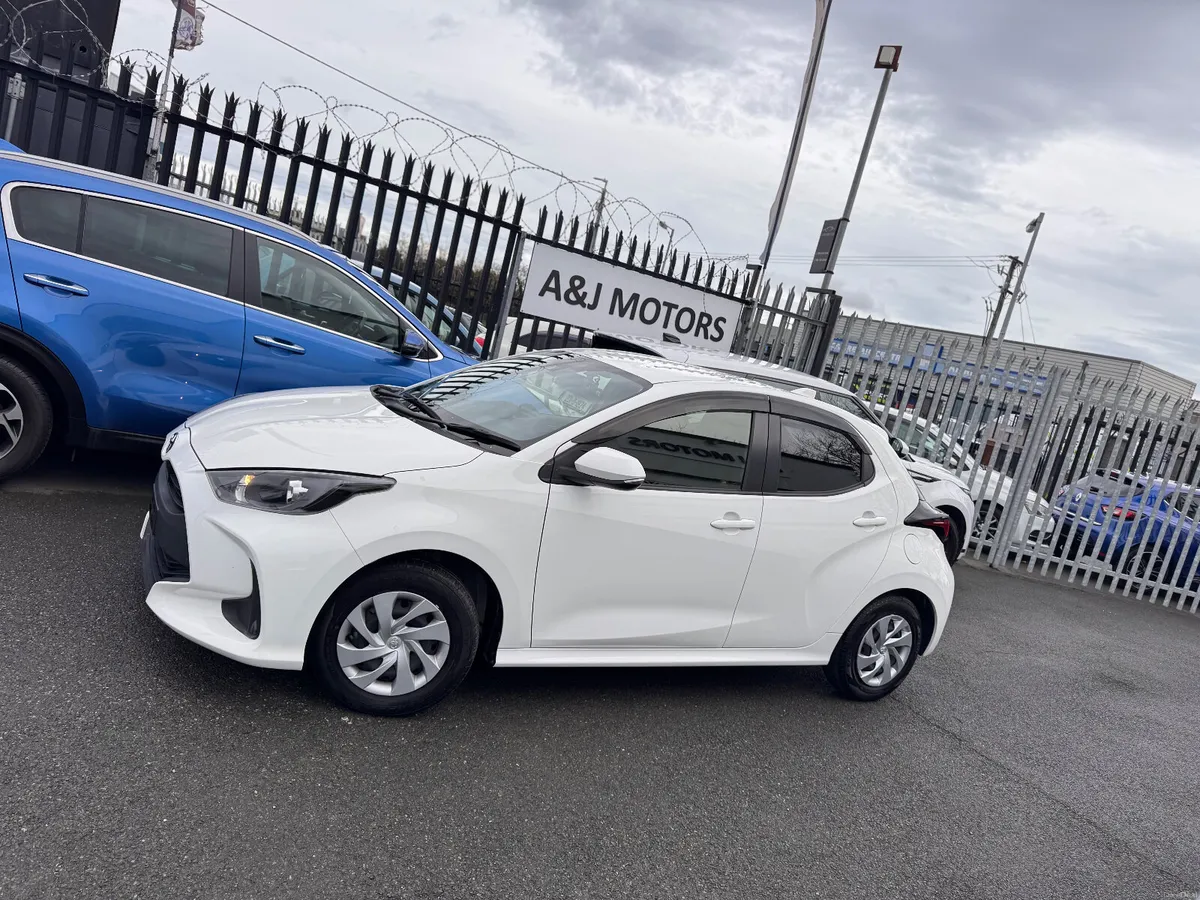 2020 TOYOTA YARIS 1.5 HYBRID - Image 3