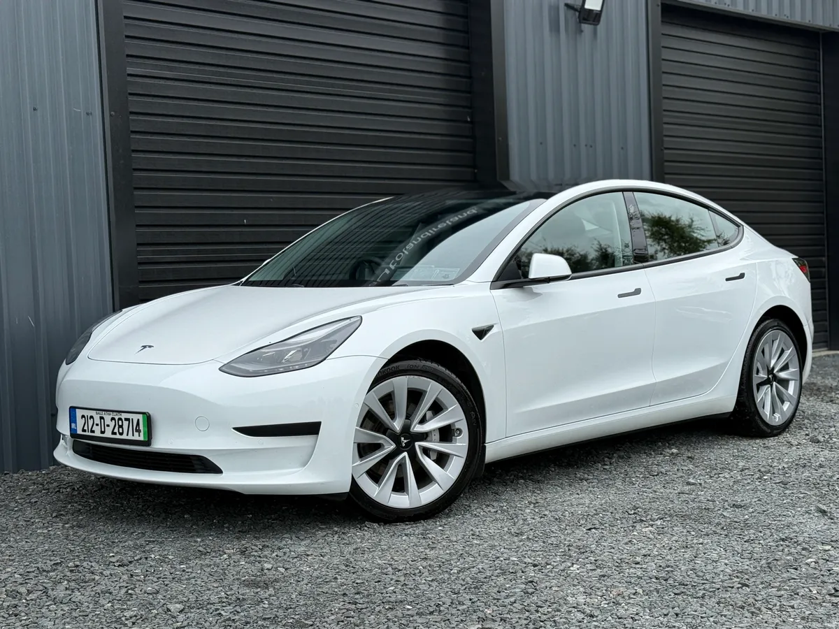 212 Tesla Model 3 Standard Range Plus - Image 1