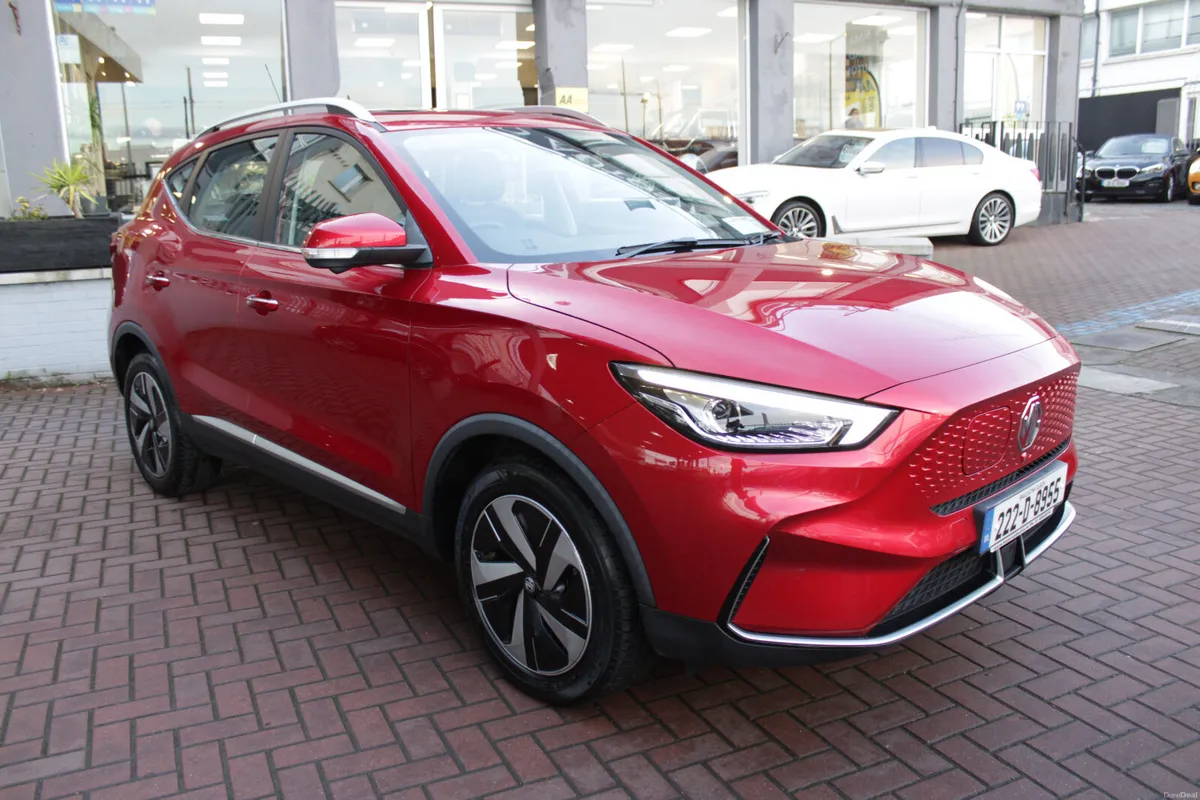 ZS EV LR EXCLUSIVE PANORAMIC ROOF 72.6 KWH 5DR EST - Image 2