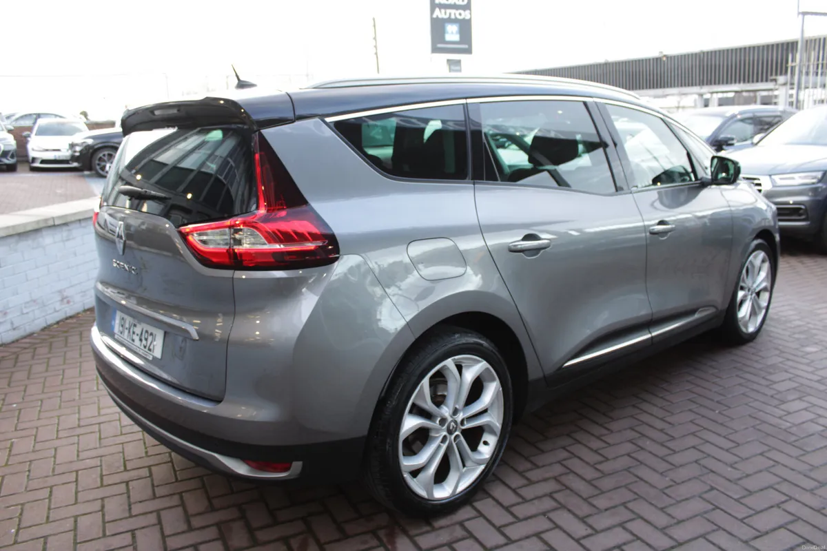 ICONIC BLUE 7 SEATER MPV / 1 OWNER WITH 53295MILES - Image 4