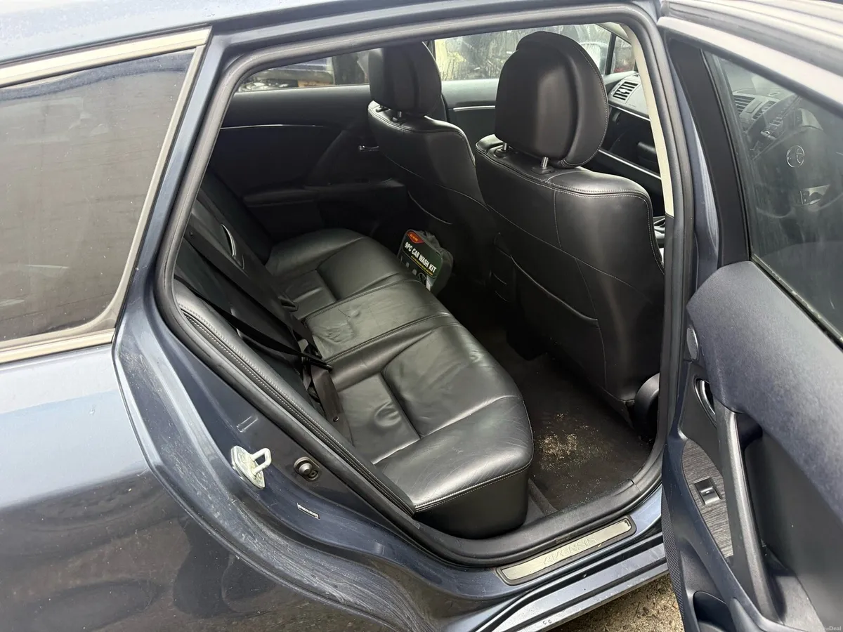 Toyota Avensis - Image 4
