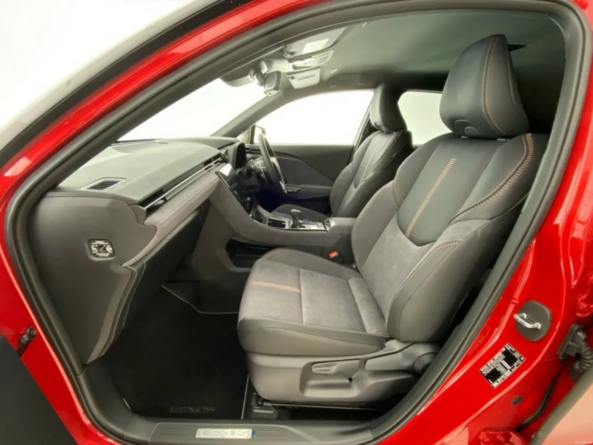 Lexus LBX Cool - Image 2