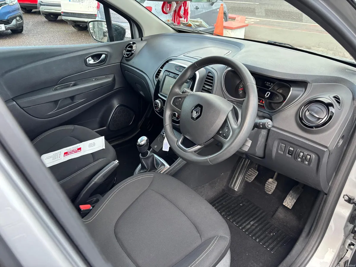 Renault Captur   1.0 PETROL  LOW  MILEAGE - Image 5