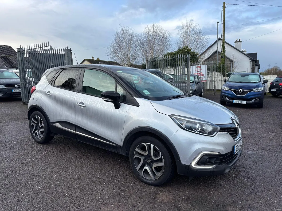 Renault Captur   1.0 PETROL  LOW  MILEAGE - Image 1