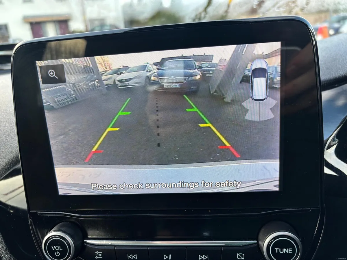 Ford Fiesta 2019  1.1  TITANIUM  LOW  MILEAGE - Image 3