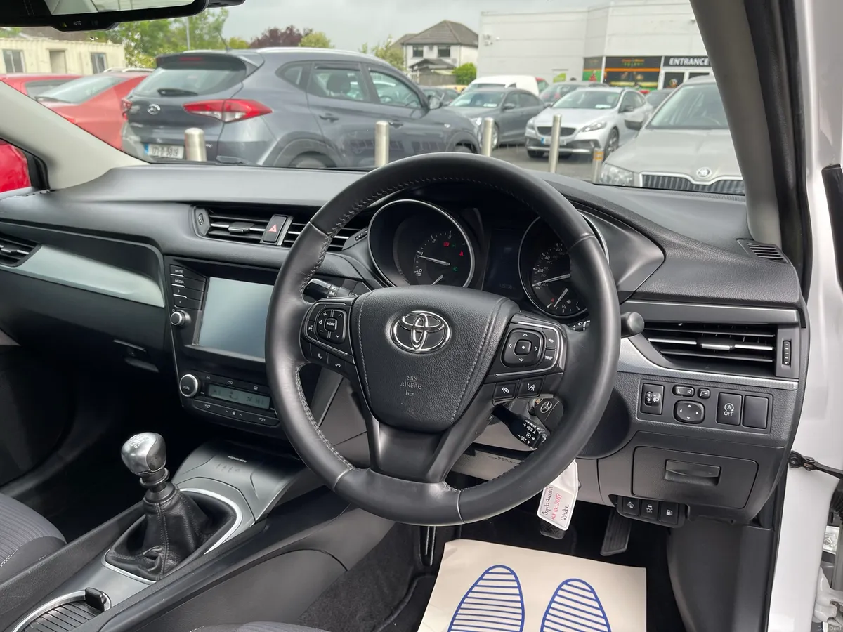 2016 Toyota Avensis 2.0 Diesel Luna - Image 5