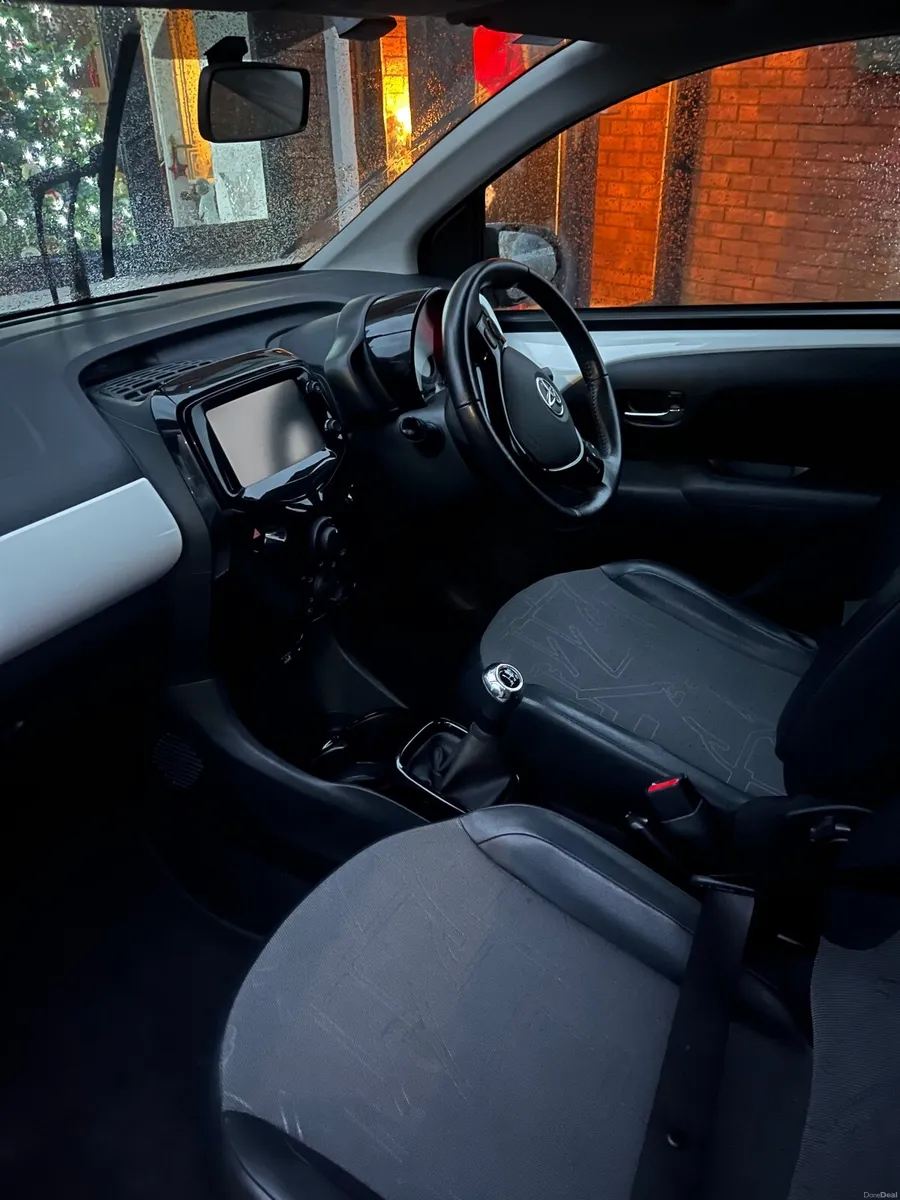Toyota Aygo 2015 - Image 2