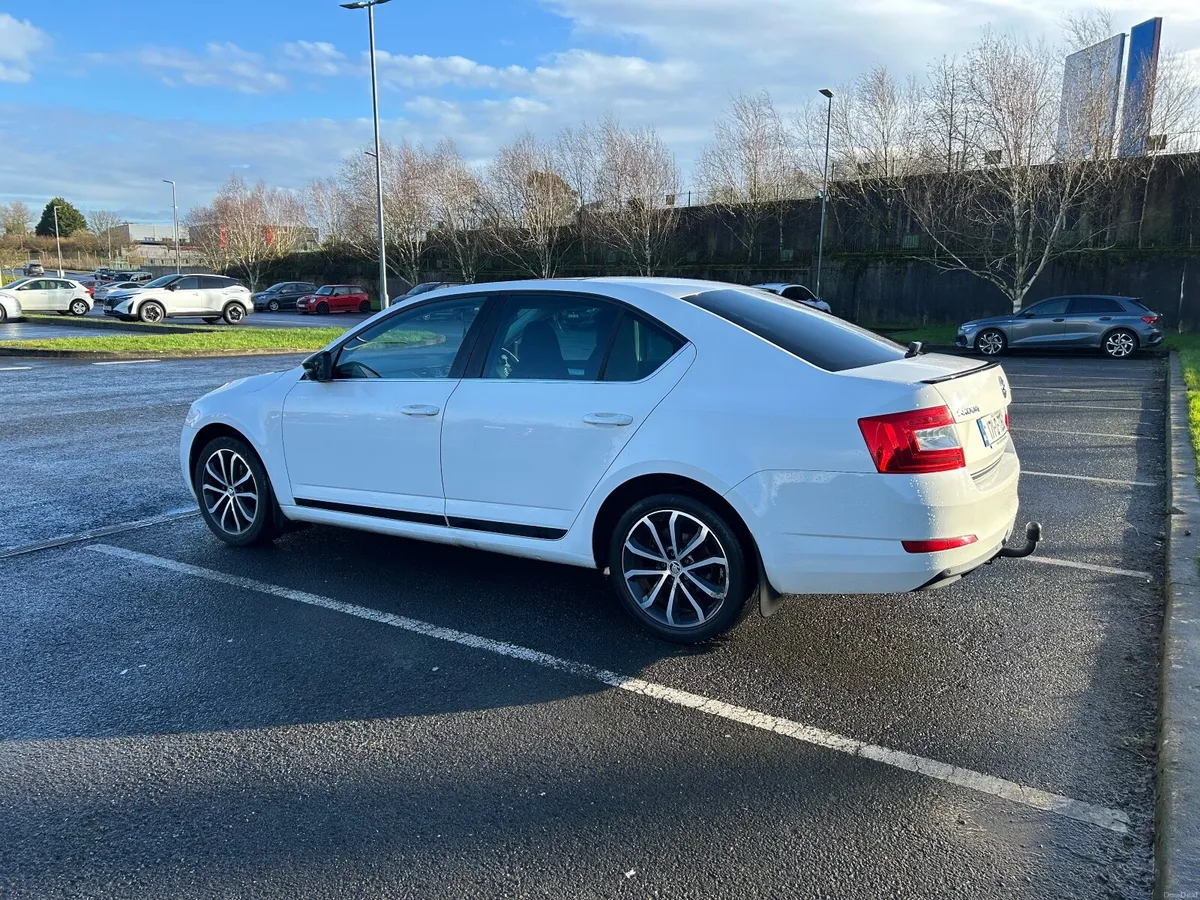 Skoda Octavia 2017 - Image 4