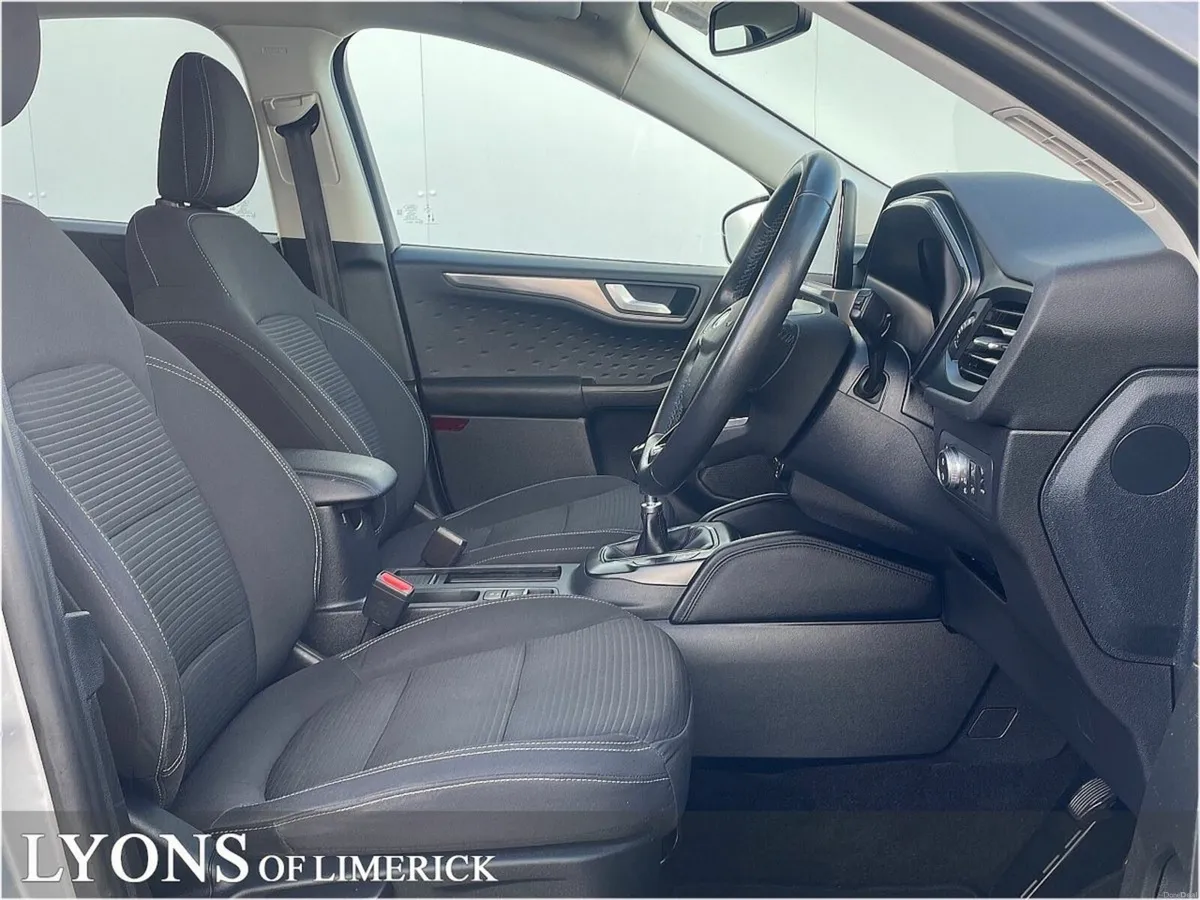 Ford Kuga 1.5 EcoBlue 120PS Titanium - Image 4