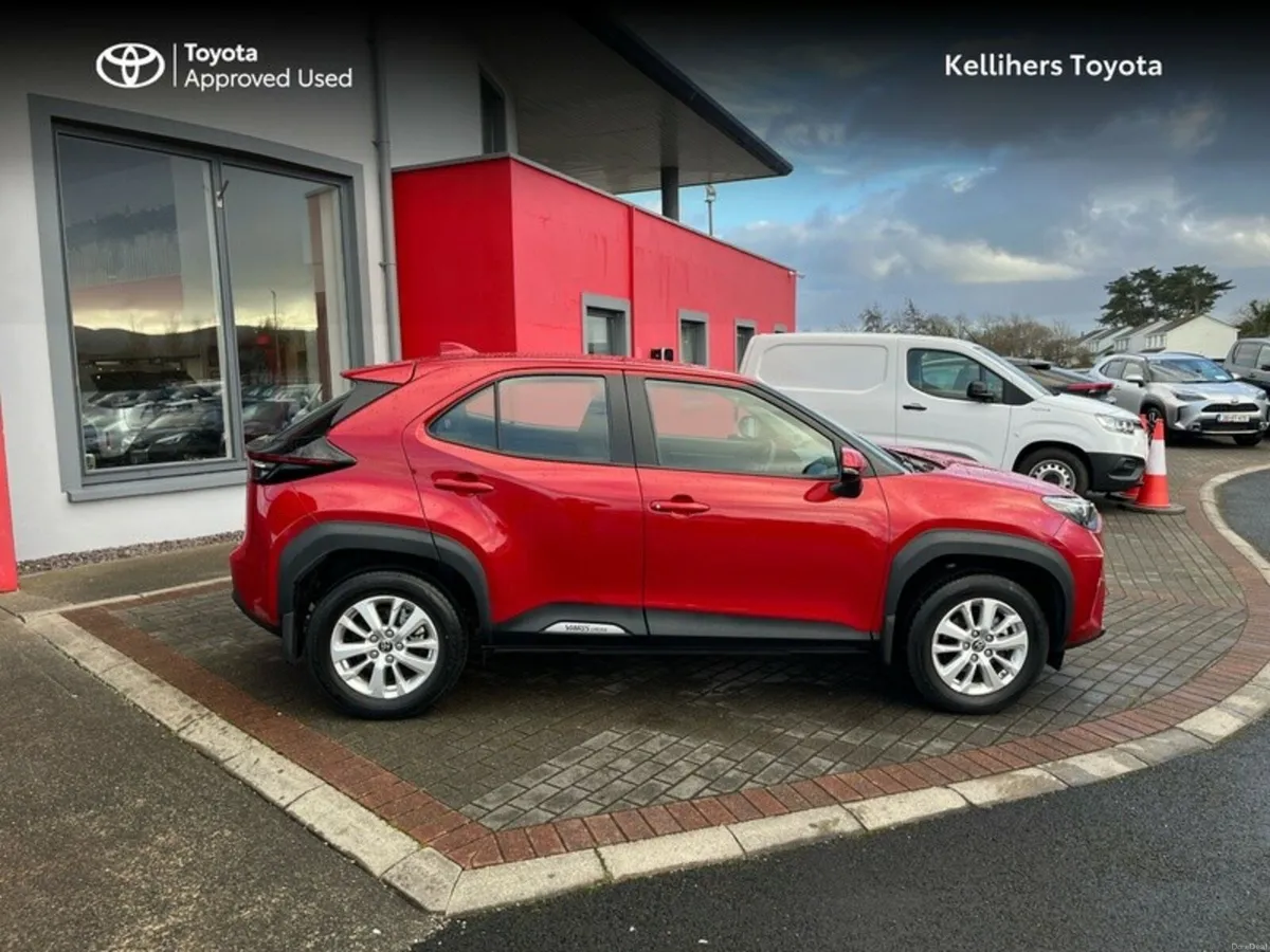 Toyota Yaris Cross YARIS CROSS LUNA - Image 3