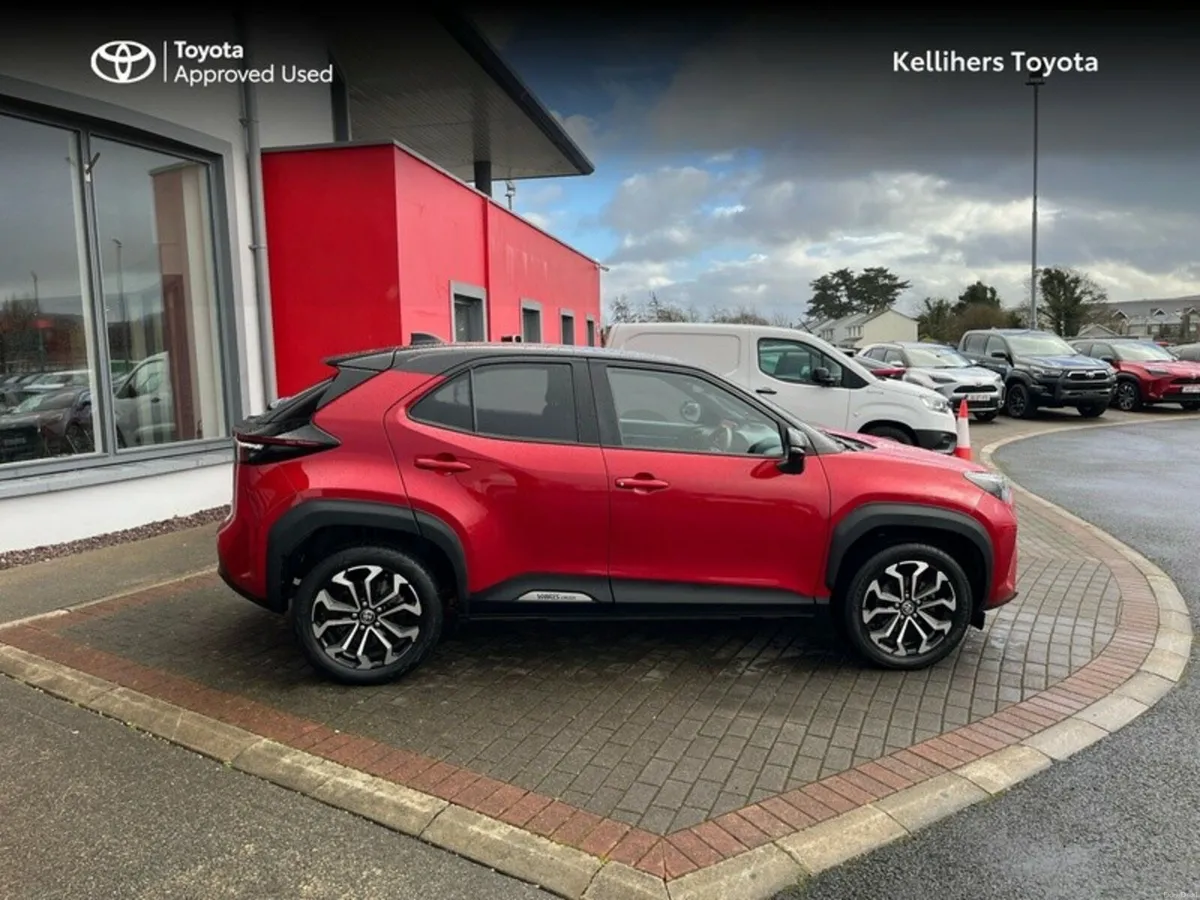 Toyota Yaris Cross HYBRID ELECTRIC LUNA SPORT - Image 3