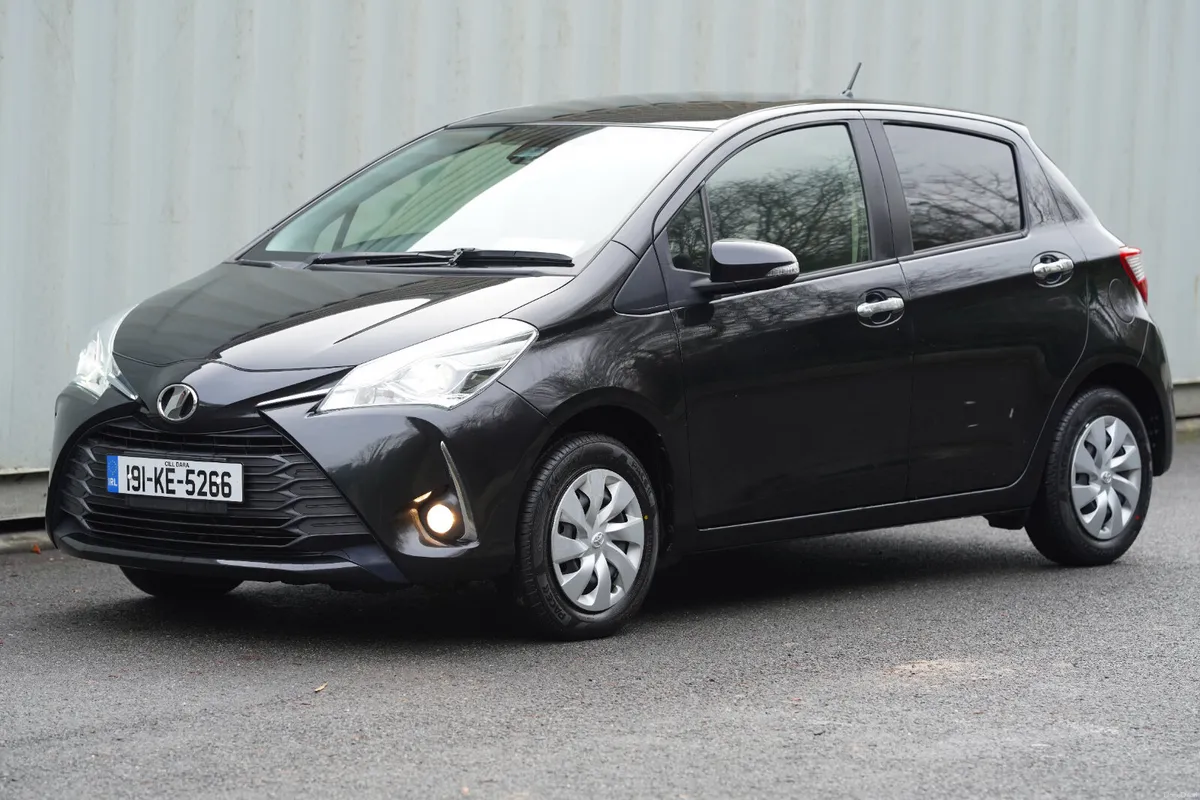 2019 Toyota Vitz AUTO - Image 1
